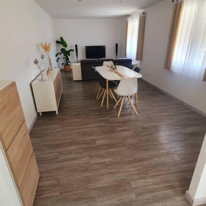 Joli Haut De Villa 3 Chambres Climatise Avec Jacuzzi Marignane Exterior foto