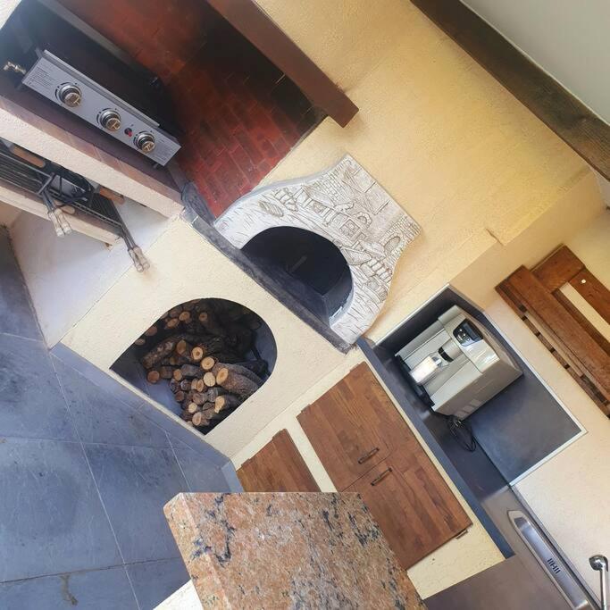 Joli Haut De Villa 3 Chambres Climatise Avec Jacuzzi Marignane Exterior foto