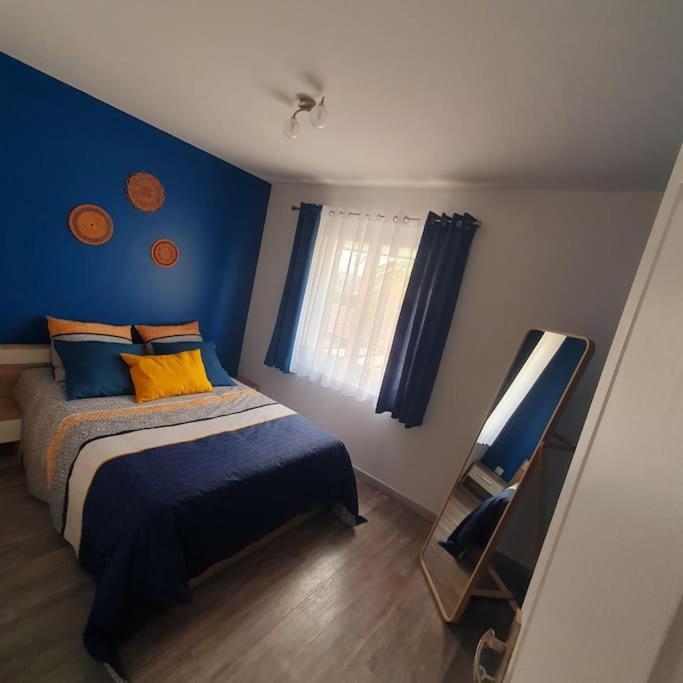 Joli Haut De Villa 3 Chambres Climatise Avec Jacuzzi Marignane Exterior foto