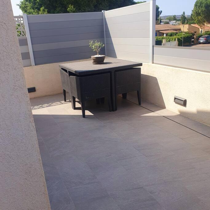 Joli Haut De Villa 3 Chambres Climatise Avec Jacuzzi Marignane Exterior foto